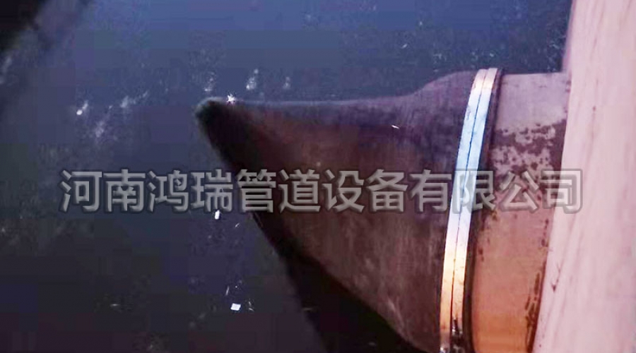 卡箍式鴨嘴閥橡膠單向閥安裝現場