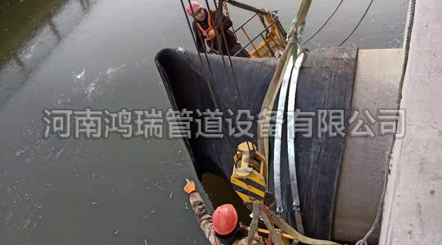 卡箍式鴨嘴閥橡膠單向閥安裝現場